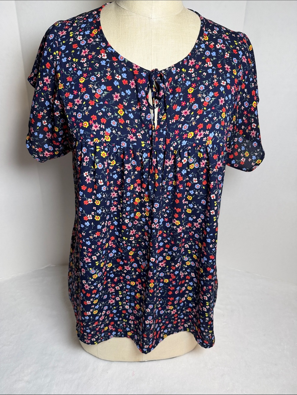 Gap Women’s Navy Floral Tie-Front Short Sleeve Top Size L